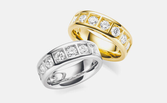 KOOS bietet ein äußerst verkaufsstarkes Schmucksortiment. Für Juweliere, Goldschmiede und den Edelmetall Groß- und Einzelhandel.